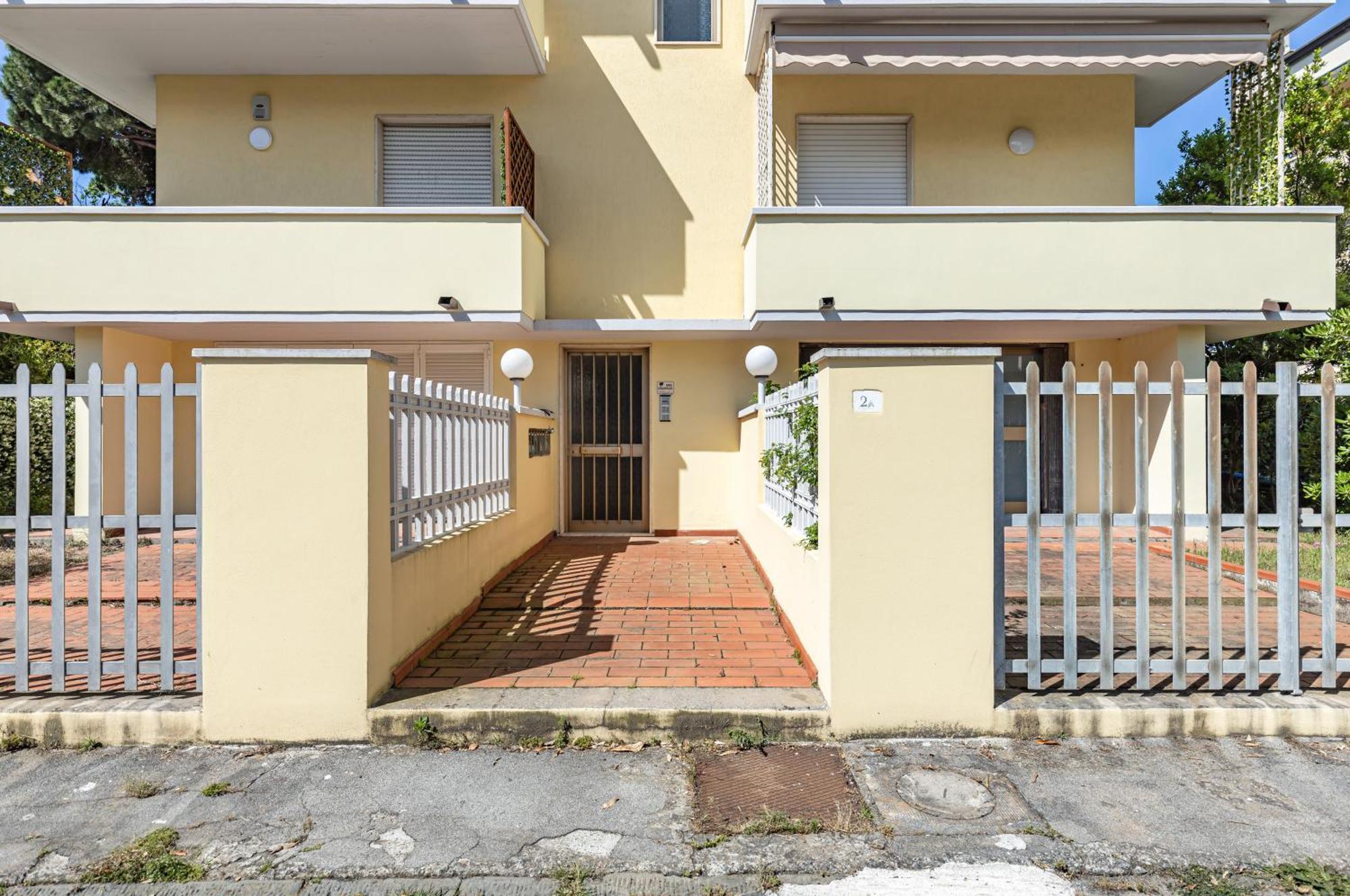 Comfy Apartment With Private Parking Near The Beach! Viareggio Extérieur photo